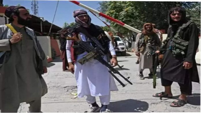 tehreek-e-taliban killed 4 pakistani armymen