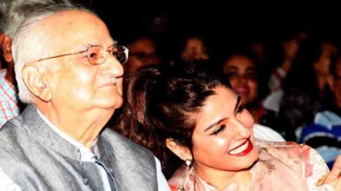 raveena tandon with her father