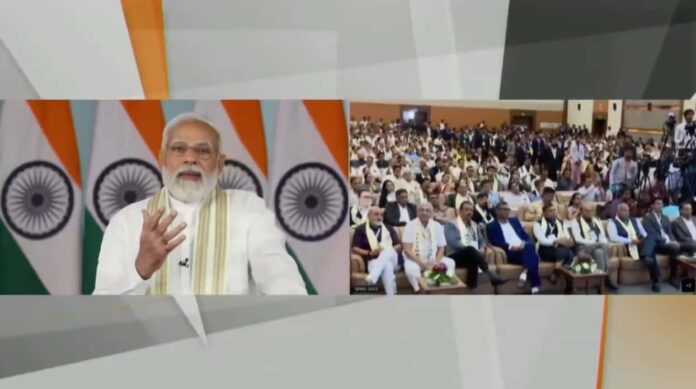 PM-Modi-inaugurates-Global-Patidar-Business-Summit
