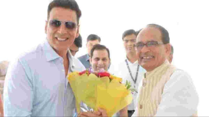 Aksshay Kumar met MP chief minister