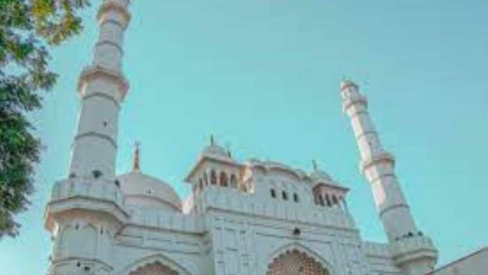 lucknow masjid