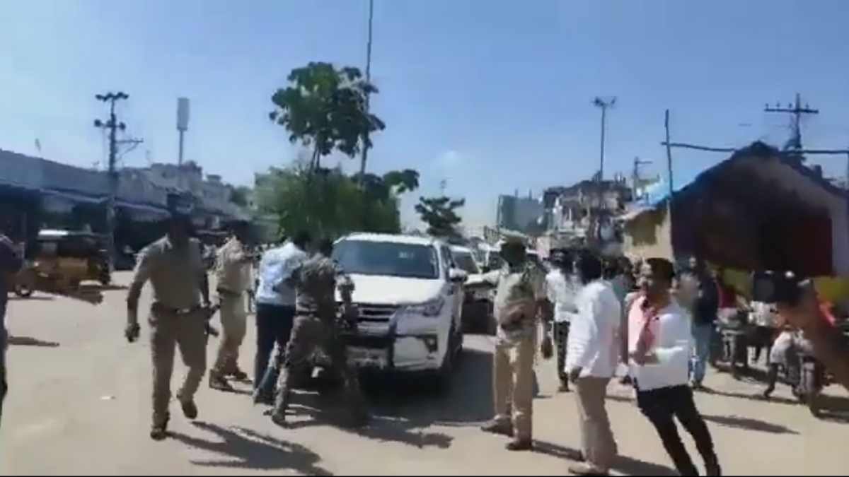 तेलंगाना: वित्त मंत्री निर्मला सीतारमण के काफिले में आयो बाधा,  बीजेपी-कांग्रेस कार्यकर्ताओं में हुई झड़प - BHN न्यूज़